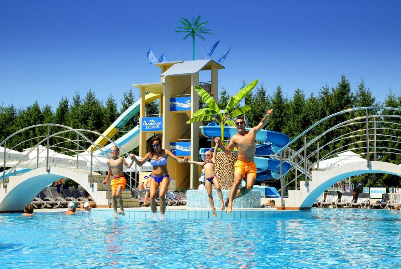 Dobova Honey Paradise Glamping Resort מראה חיצוני תמונה