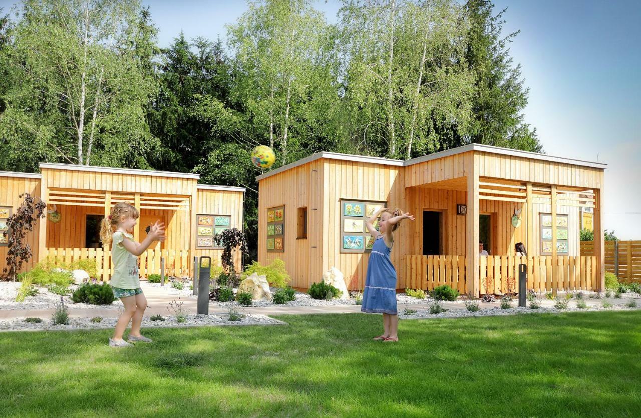 Dobova Honey Paradise Glamping Resort מראה חיצוני תמונה